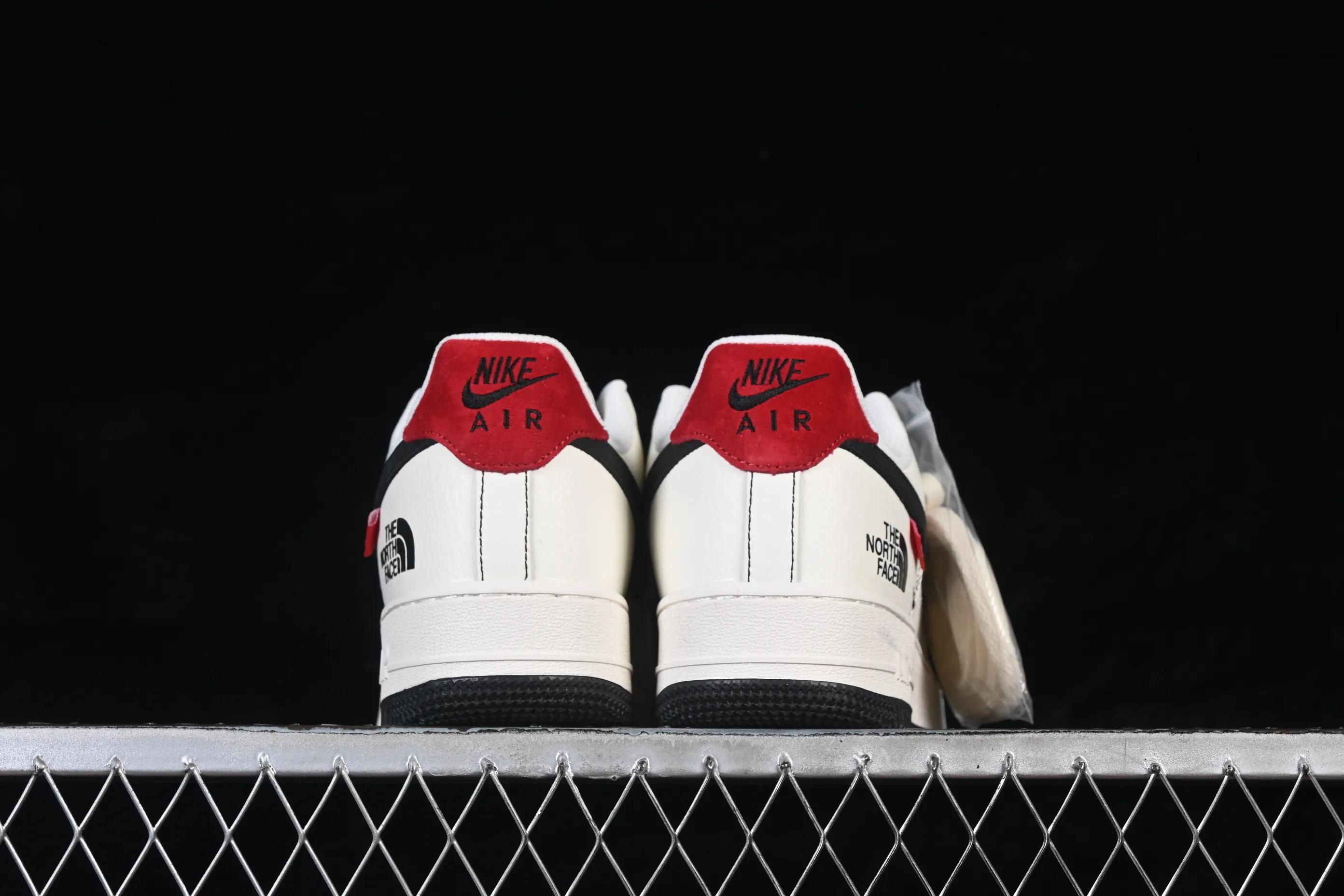 All categories Nk Air Force 1 Air Force series Nk Air Force 1 Low Air Force low-top Nike Air Force 1'07 Low Black and white red contrast Air Force 1 low-top casual sneakers KG6699-F42